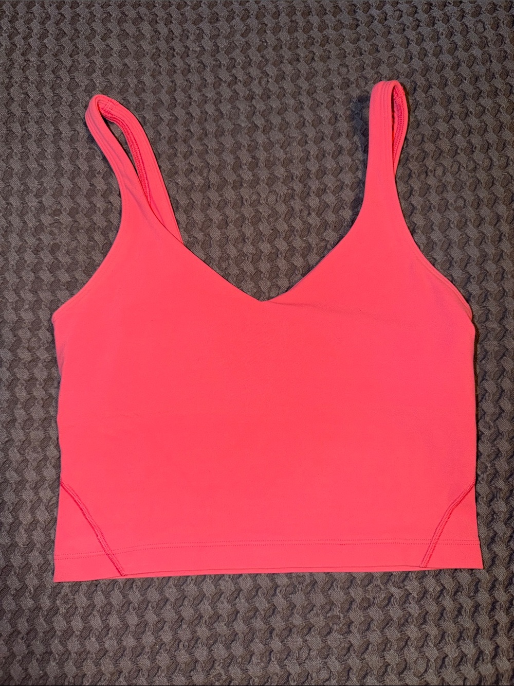 lululemon athletica lip gloss (?) align tank top